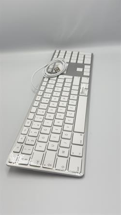 Apple Keyboard F Türkçe Numerikli USB Kablolu
