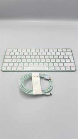 Magic Keyboard with Touch ID  - TR Q Yeşil